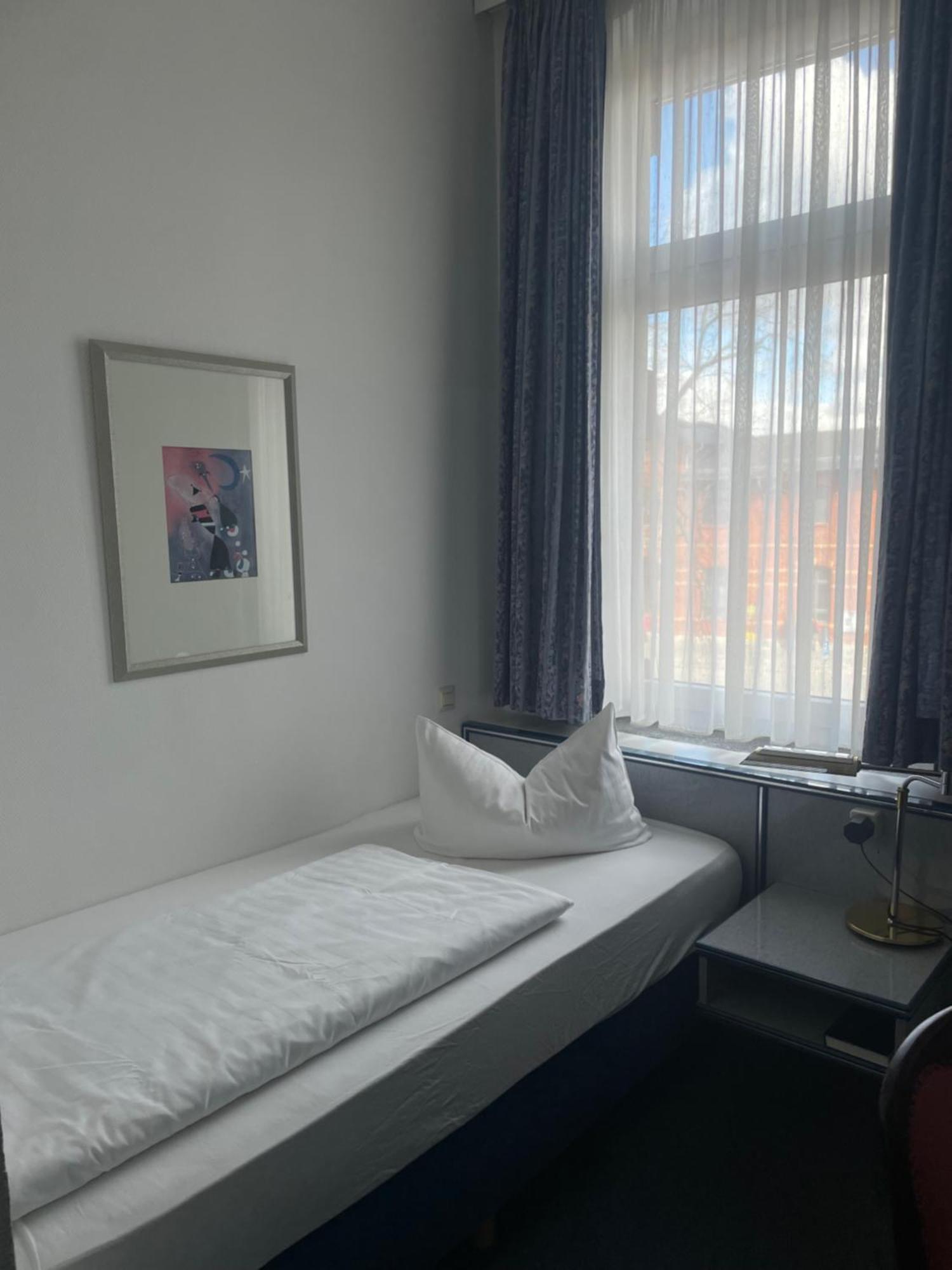 Hotel Krone อาร์นชตัดท์ ภายนอก รูปภาพ