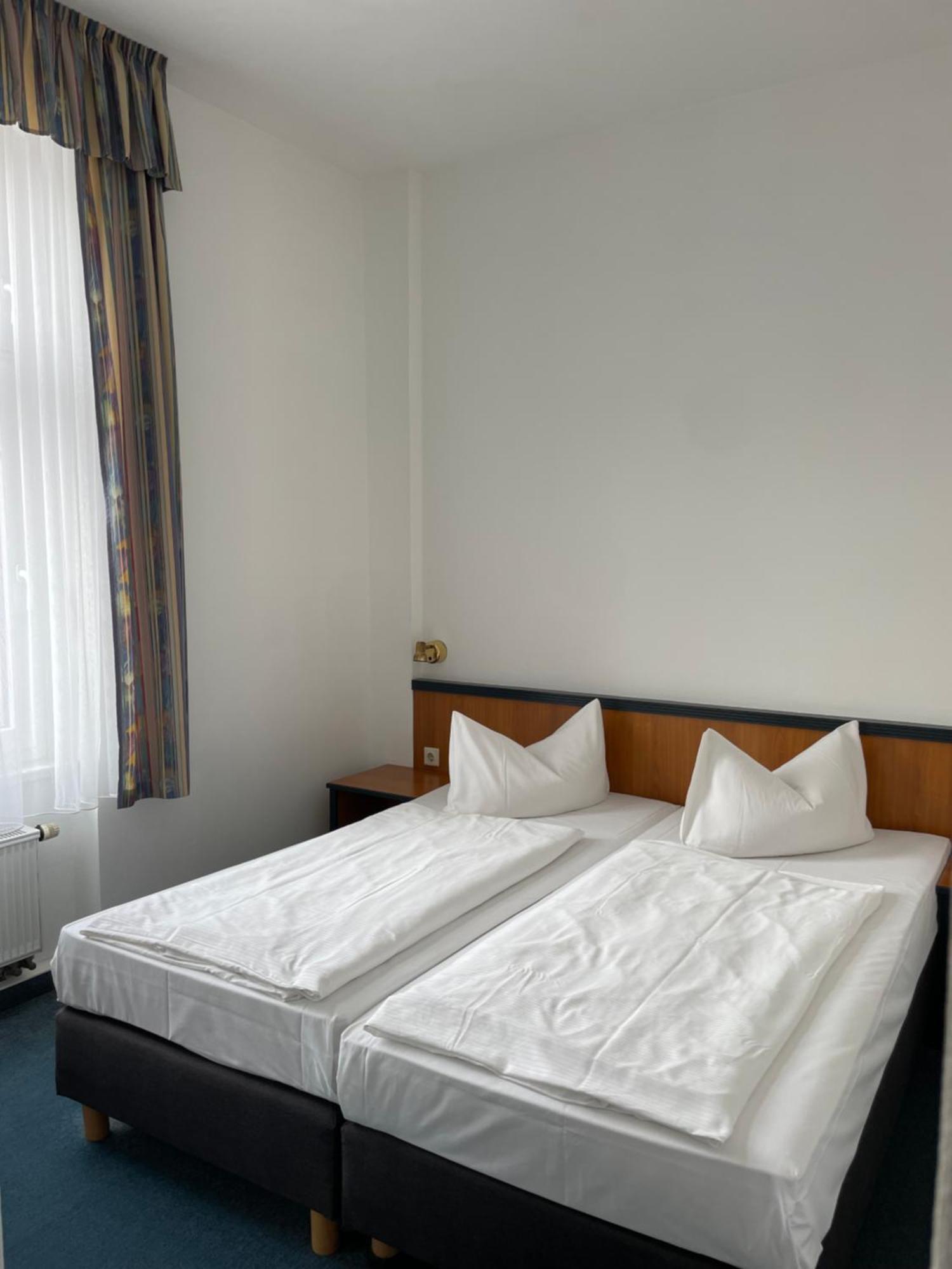 Hotel Krone อาร์นชตัดท์ ภายนอก รูปภาพ
